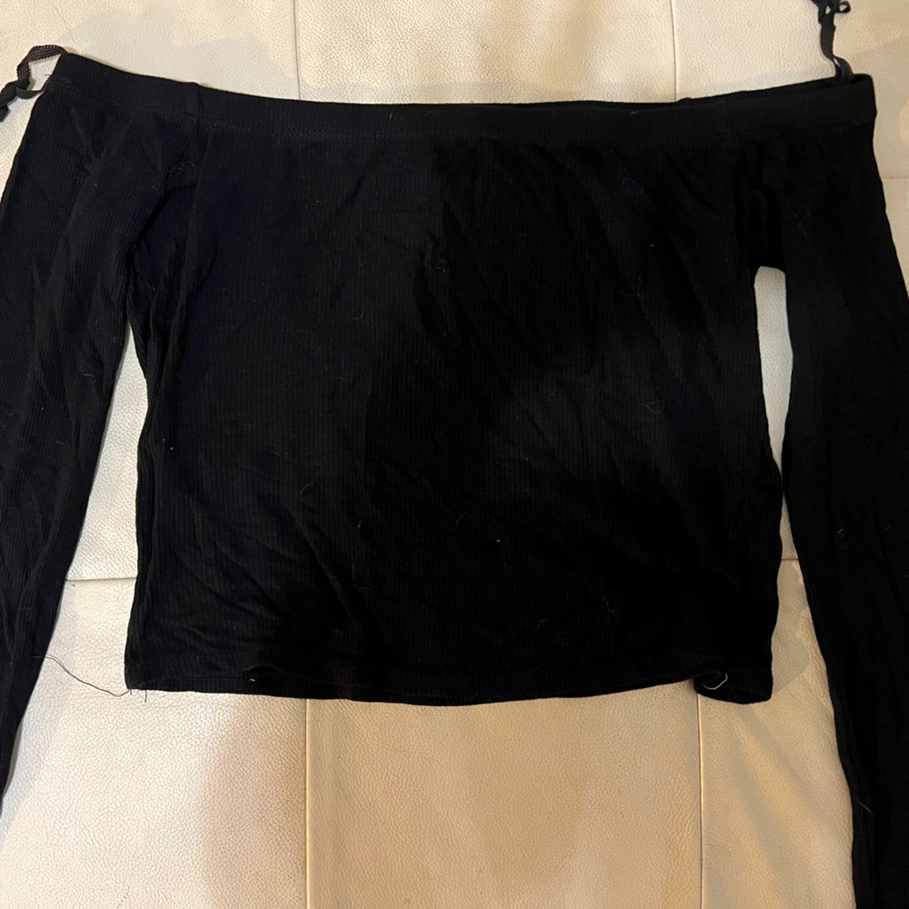 Black Off The Shoulder Top. Perfect for going out in the fall.